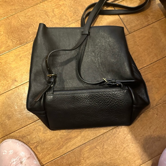 Lotuff leather sling backpack - Picture 4 of 7